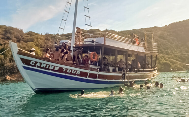 PASSEIO TOBOAGUA 2 ANDARES PARA ATE 80 PASSAGEIROS